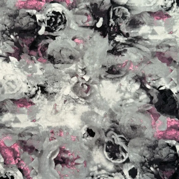 Lululemon Razorback Tank - size 12 - Picture 4 of 6